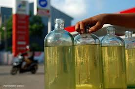 Lingkungan tidak sehat tidak bagus untuk tumbuh kembang anak dan juga kesehatan orang caranya adalah dengan mengajarkan warga untuk membuat kerajinan dari botol bekas dan lain sebagainya. Jangan Sampai Tertipu Begini Cara Membedakan Besin Oplosan Dan Asli Wahana Honda