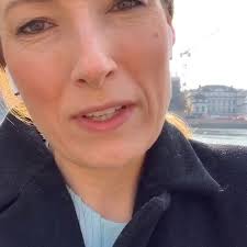 Socialminister i stefan löfvens regering. Lakarforbundet Heidi Stensmyren Ordforande Sveriges Lakarforbund Pa Vag For Att Traffa Socialminister Lena Hallengren Facebook
