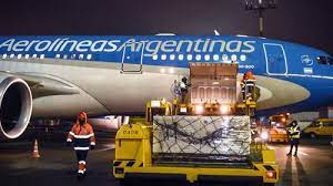 Luego de varias idas y vueltas, el tercer vuelo de aerolíneas argentinas hacia rusia en busca de más vacunas sputnik v arribará este miércole a moscú. Sputnik V A La Madrugada Sale Un Avion De Aerolineas Argentinas En Busca De Un Nuevo Lote El Economista