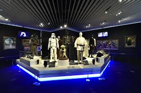 Star Wars Visions Exhibit Brings The Saga S Art And Artifacts To Japan Saga Art Star Wars Exhibition