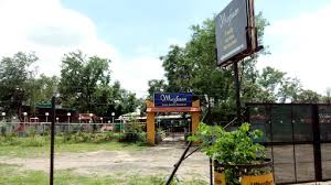 Back before the pandemic began i went there for lunch a couple times since i attend wsu tc. Mezbaan Family Garden Restaurant Amravati Road Futala Road Ram Nagar Nagpur Maharashtra 440033 India Family Restaurant State
