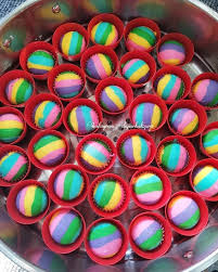 • resepi kali ni saya buatkan salah satu kuih traditional iaitu kuih apam santan pelangi kukus. Apam Pelangi Comel Berinti Buat Kecil Kecil Kukus 10 Minit Siap Pa Ma