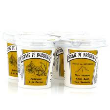 Yaourts Fermiers Au Lait De Vache Brasses A La Poire Ferme De Bassignac Lait De Vache Yaourt Vache