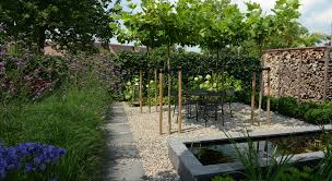 achtertuin met hoogteverschil en spiegelvijver achtertuin tuin hovenieren