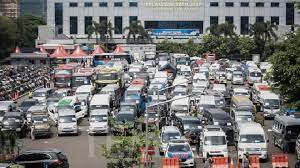 Produk busana dan kecantikan yang paling diincar. Police Detain 605 Cars For Trying To Smuggle Mudik Passengers News En Tempo Co Tempo Co