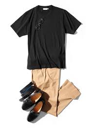 シンプルな黒tシャツ 大人が一枚で着るならどうする メンズファッション leon レオン オフィシャルwebサイト 夏 ファッション メンズ シンプル ファッション メンズ 40代 メンズファッション 夏