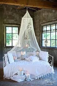 Koltuk Yatak In 2020 Shabby Chic Bedrooms Shabby Chic Interiors Chic Bedroom Design