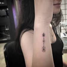 80 most fabulous arrow wrist tattoo designs best arrow. Sharpie Arrow Tattoos Foot Vtwctr