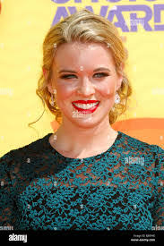 Kristin Vesely's Instagram, Twitter & Facebook