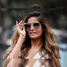 SC grants protection from arrest to Poonam Pandey in pornography case - The  Economic Times