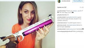 Η άννα κορακάκη και ο λευτέρης πετρούνιας ηγήθηκαν της παρέλασης των αθλητών στην τελετή έναρξης των ολυμπιακών αγώνων του τόκιο. Anna Korakakh To Fwtografiko Ths Almpoym Prin Ginei To Xryso Koritsi Ths Elladas