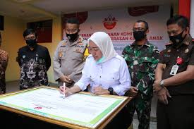 Berdasarkan dengan surat gubernur tingkat dua no.23/dki/ii/018 tentang penetapan waktu pelaksanaan wisuda dengan ini kami beritahukan bahwa dalam hubungannya dengan kegiatan. Bupati Bojonegoro Anna Muawanah Archives Page 3 Of 4 Klikjatim Com