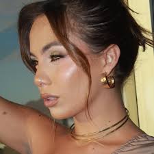 Manuela Luna (@manuela.luna__) • Instagram photos and videos