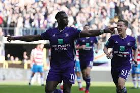 54% pour anderlecht et 46% pour fc bruges. Belgique Anderlecht Accroche Le Fc Bruges Avec Un Double De Yannick Bolasie L Equipe