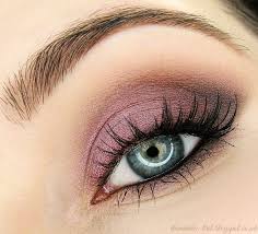 Beautiful Burlesque Look Created By Tiril Using Makeup Geek S Burlesque And Peach Smoothie Eyeshadows Burlesque Makeup Makeup Geek Makeup Obsession