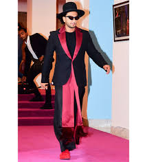 12 interesting facts about ranveer singh. 10 Pictures That Will Take You Through Ranveer Singh S Style Evolution Over The Years Gq India