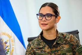 Listín - El Salvador: la oficial militar Karla Edith Trigueros asume como nueva ministra de Educación #ListínDiario | Facebook