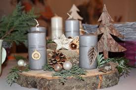 Www Einzigartig Kreativbude De Diy Adventskranz Kreativ Einzigartig Weihnachten Weihnachten Dekoration Baumscheiben Deko Weihnachten Weihnachtsdekoration