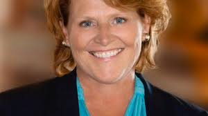 Debbie Buxbaum's Instagram, Twitter & Facebook