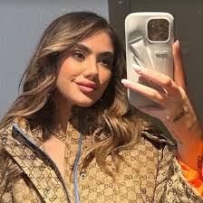 Lisa Warf's Instagram, Twitter & Facebook