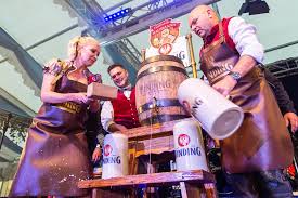 Her birthday, what she did before fame, her family life, fun trivia facts, popularity rankings, and more. So Feiern Die Frankfurter Das Oktoberfest