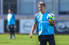 O treinador do grêmio, renato gaúcho, de 57 anos, está no rio de janeiro com sua filha carol portaluppi, de 26 anos, durante a pandemia de coronavírus. Renato Gaucho Nao Tira Licenca Pro Mas Podera Treinar Gremio Em 2019