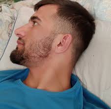 Charles Oliveira predicts Dustin Poirier will defeat Max Holloway at  #UFC318 💭🤔 🇧🇷Charles Oliveira: "Dustin Poirier is a guy I respect a  lot." For me out of all the ones I have