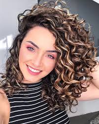 The overall look is messy and careless. Beauty No 1 20 Cute Natural Curly Hairstyles For Long Hair In 2019