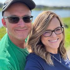 🎊 Big congratulations to Cheryl! 🎊 She just welcomed a new associate and  we couldn't be more excited for her. 🙌 This is such an awesome step  forward, momentum is building, lives