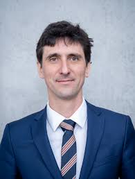 The transmission of monetary policy: from mortgage rates to consumption