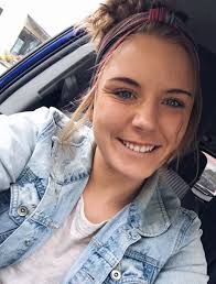 Lacy Wren (@lacy_wren)