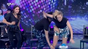 Vendredi tout est permis avec arthur et en musique, tout est permis sont des émissions de divertissement françaises diffusées respectivement depuis le 16 décembre 2011 et le 25 janvier 2013 sur tf1. Vendredi Tout Est Permis Speciale Musique Ce 21 Aout Sur Tf1 Avec Arthur Video