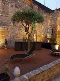 Au préalable, si votre mur en pierre se situe à l'intérieur, pensez à bâcher le sol et les meubles. 58 Eclairage Mur En Pierre Ideas House Design House Interior Home