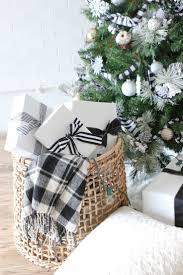 Black And White Plaid Christmas Decor Black And White Christmas Tree For The Holidays Diy Playbook White Christmas Decor Plaid Christmas Decor Christmas Tree Colour Scheme