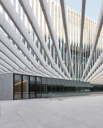 Robótica, espaço, ciência, historia, realidade virtual, impressão 3d, formação, segurança informática. Edp Headquarters Lisbon Aires Mateus Arquitectura Viva