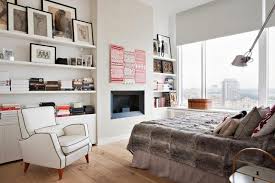 اشكال رفوف حائط لغرف النوم مشاهير