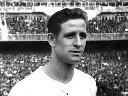 Raymond Kopa, le « Napoléon du football fête ses 85 ans