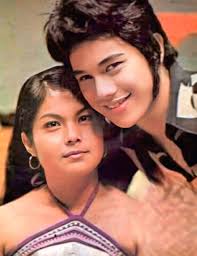 Do you still remember Sajid Khan? An Indian Actor who has done several  films here and paired with different actresses at that time of the 70s era.  Superstar Nora Aunor is also