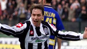 enˈriːko ˈkjɛːza;23 born 29 december 1970) is an italian football coach and former striker. Nasce Enrico Chiesa 29 Dicembre 1970 Video