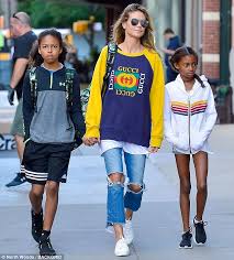 Her children are eldest daughter leni, 15, henry, 14, and johan, 13, and youngest daughter lou, 10. Heidi Klum Is A Gucci Mom In Designer Sweatshirt In New York City Daily Mail Online