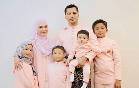 Akhirnya datin nur shahida bersuara selepas digelar 'ustazah jadian & si bo̩doh' oleh kak mel? Myartis Com Myartis My Artis Isteri Bakal Bersalin Bulan Depan Aliff Syukri Minta Cadangan Nama