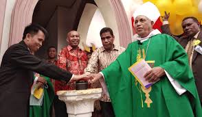 Petrus, paus pertama kita, adalah seorang nelayan dari galilea. Wali Kota Resmi Gereja Santo Petrus Dan Paulus Paroki Argapura Dharapos Papua