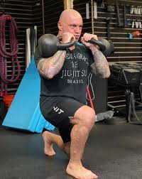 Joseph james joe rogan is a notable comedian, martial arts specialist, commentator and actor with a net worth of $23 million. Joe Rogan Family Height Age How Old Net Worth Weight Wife Wiki Bio Pocket News Alert