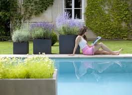 Une centaine d'exposants sont présents sur la salon de la piscine, qui représentent toute l'activité piscine et jardin : Salon Piscine Et Jardin De Marseille Les Dates 2016 A Retenir