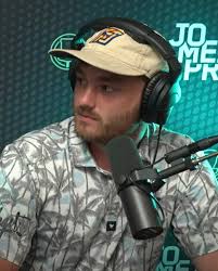 Golf Commentators Should Focus