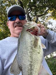 Why do guys use glow sticks at night(on the line) and do they really  help????