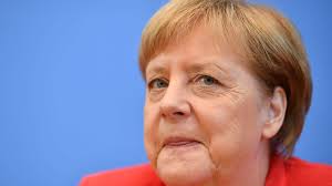 Of course, you should thoroughly wash your hands before cooking and eating — and this goes for anytime, regardless of corona! Merkel Beim Haare Schneiden Berliner Star Friseur Udo Walz Packt Aus Politik