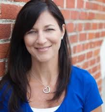 Blog Tour & Giveaway: Chasing Eveline by Leslie Hauser