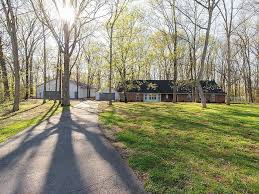3 Bedrooms And 2 Bathrooms Smyrna Tn Single Family Homes For Sale 16 Homes Zillow Types Of Houses Exterior Zillow