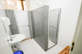 Parques, praças e praias vão ganhar banheiros, vestiários e chuveiros –  Notícia – Prefeitura de Vitória